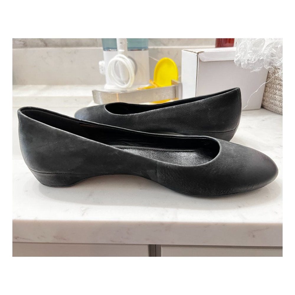 New ECCO Women's Leather Slip on Shoes - Black - Size 7